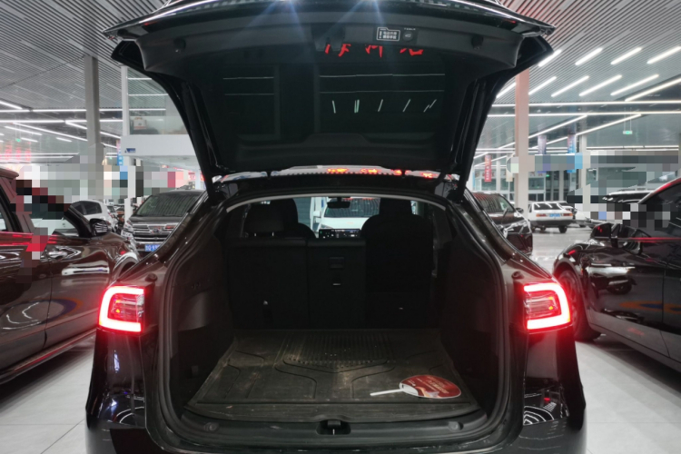 特斯拉 Model Y 2022款 改款 长续航全轮驱动版机舱底盘23