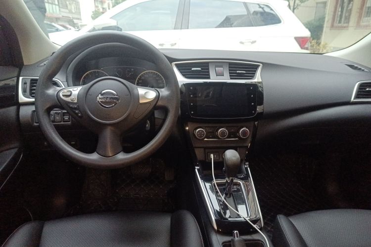 日产 轩逸 2021款 经典 1.6XL CVT豪华版中控内饰12