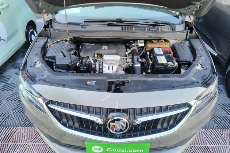 别克GL6 2018款 18T 6座精英型机舱底盘24