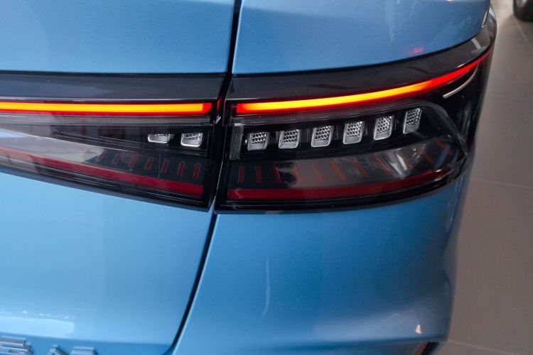 奇瑞 风云A8 2024款 127 驭风版车身外观9