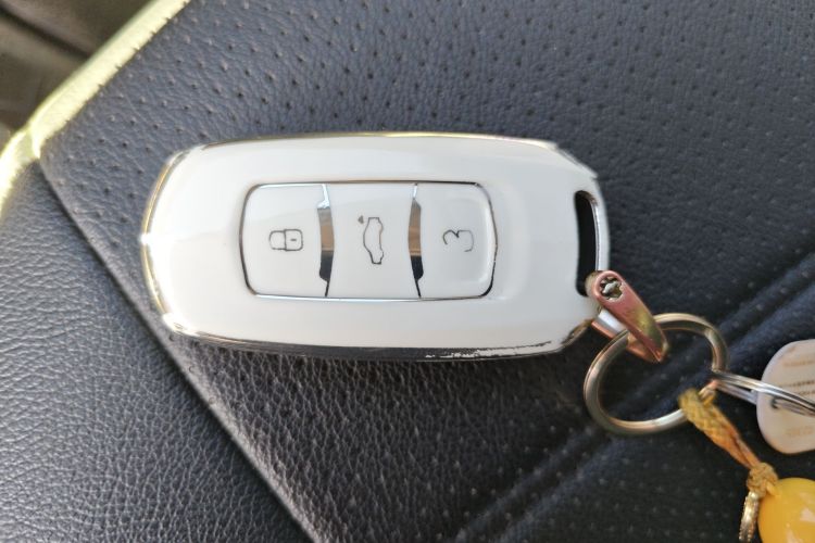 吉利银河 2025款 210km 熊猫骑士中控内饰11