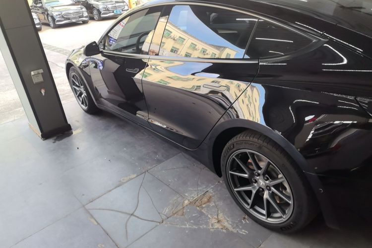 特斯拉 Model 3 2021款 标准续航后驱升级版 3D6车身外观4