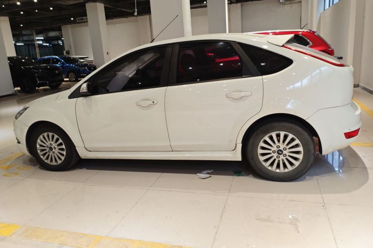 福特 福克斯 2013款 两厢经典 1.8L 自动时尚型车身外观6003