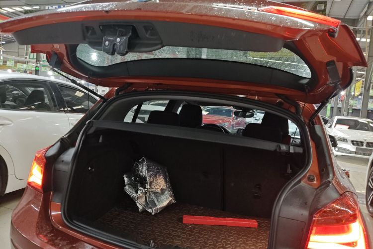 宝马1系(进口) 2018款 118i 运动设计套装局部细节23