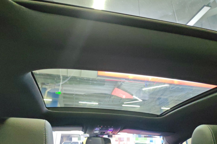 奔驰A级 2022款 改款三 A 200 L 运动轿车时尚型中控内饰22