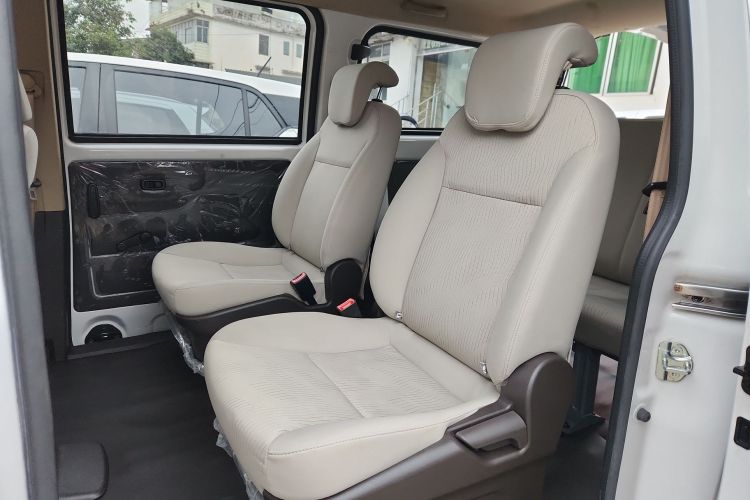 五菱汽车 五菱宏光V 2019款 1.5L劲享版国VI LAR中控内饰21