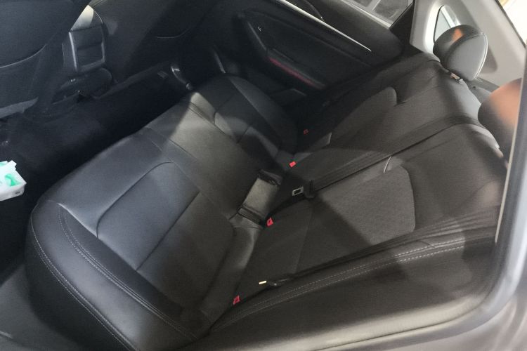 长安 逸动 2020款 PLUS 1.6L GDI 手动精英型中控内饰21