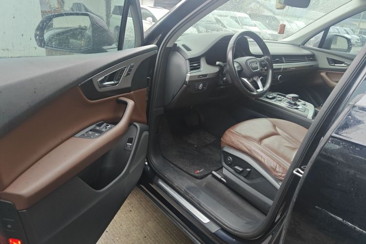 奥迪Q7 2016款 45 TFSI 技术型中控内饰20