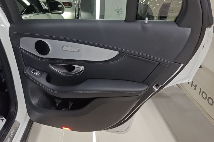 奔驰GLC 2020款 改款 GLC 260 L 4MATIC 动感型中控内饰45