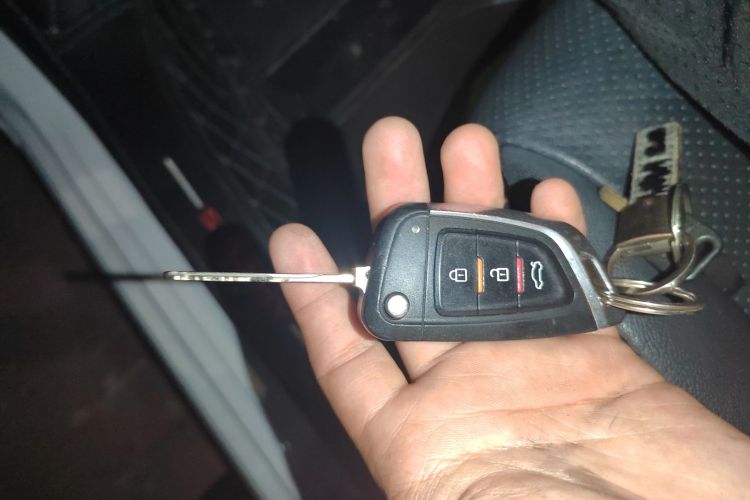 日产 轩逸 2016款 1.6XL 手动豪华版中控内饰7001