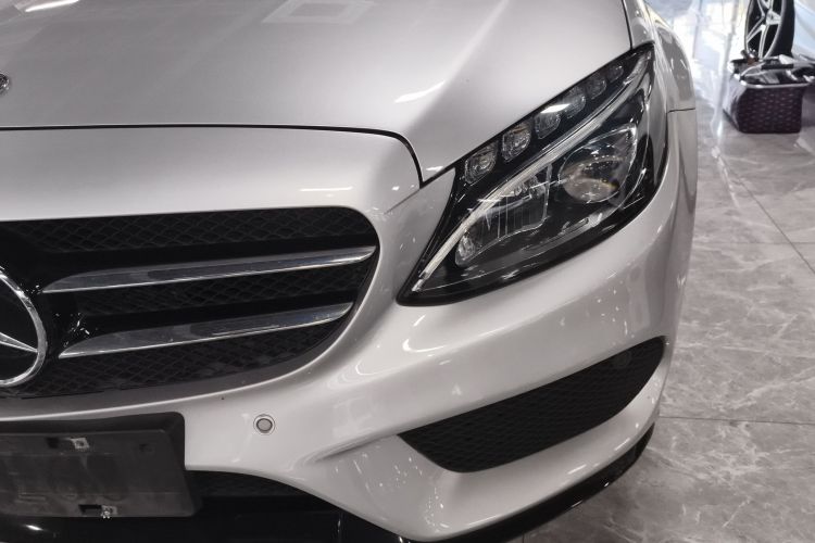 奔驰C级 2018款 C 200 运动版局部细节36