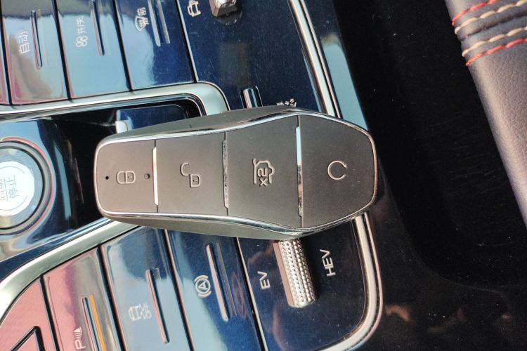 比亚迪 秦PLUS 2023款 冠军版 DM-i 120KM领先型中控内饰11