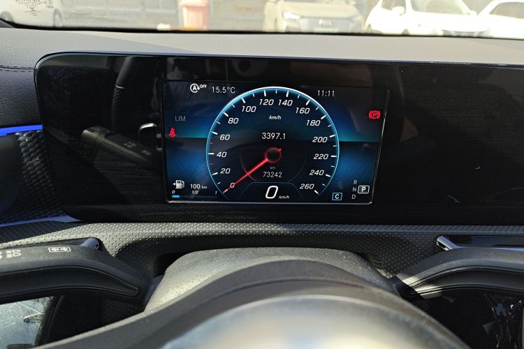 奔驰A级 2019款 A 180 L 运动轿车中控内饰14