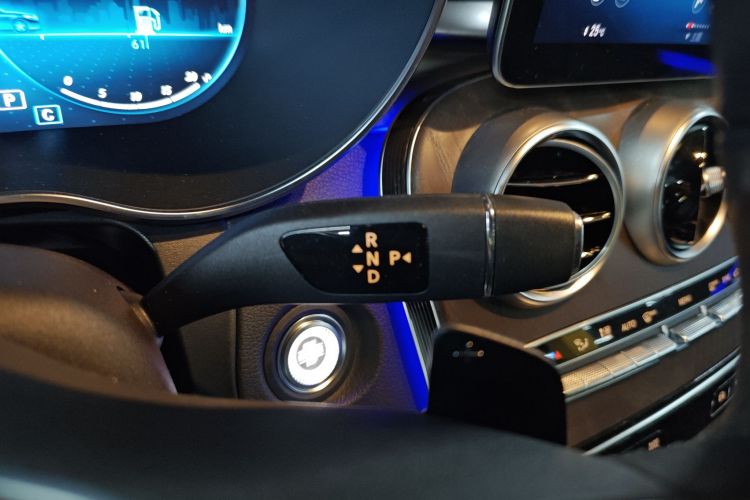 奔驰GLC 2020款 改款 GLC 260 L 4MATIC 豪华型中控内饰18