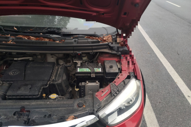 中华V3 2015款 1.5L 自动智能型局部细节9007