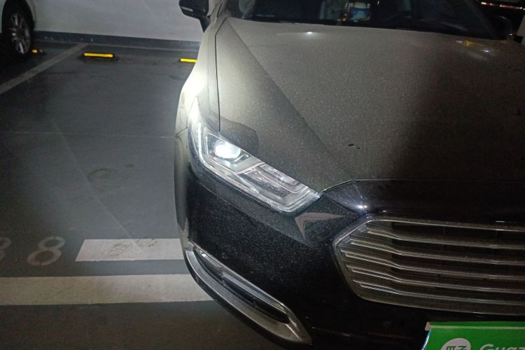 福特 金牛座 2017款 EcoBoost 325 V6旗舰型车身外观8