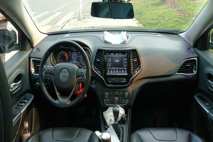 Jeep 自由光 2019款 2.0T 两驱智享版 国VI中控内饰12