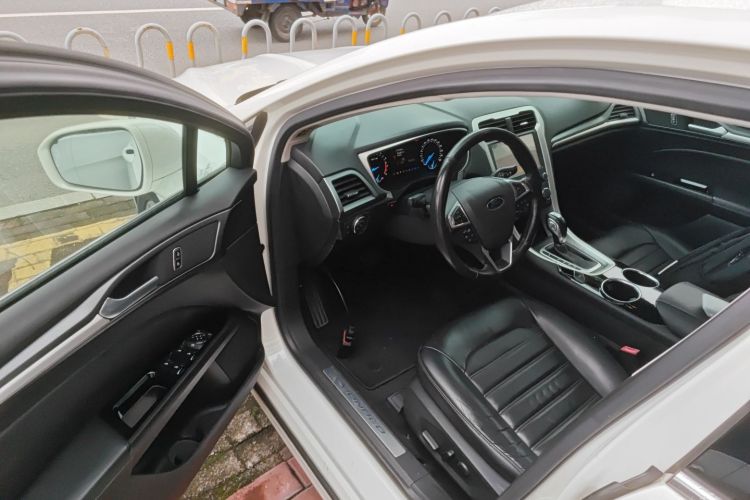 福特 蒙迪欧 2013款 1.5L GTDi180时尚型中控内饰20