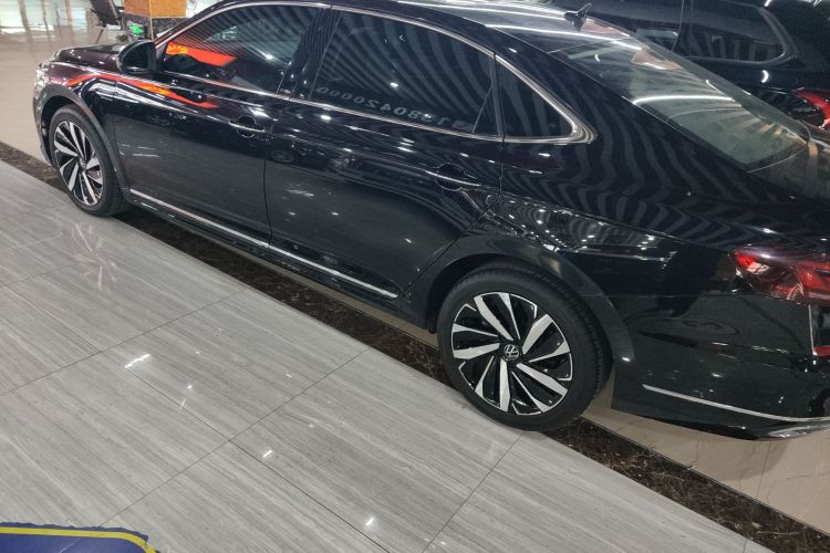 大众 帕萨特 2023款 380TSI 豪华版车身外观4