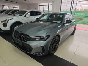 宝马3系 2023款 330i M运动曜夜套装