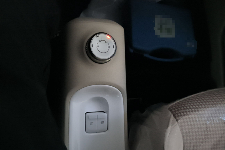 五菱汽车 宏光MINIEV 2024款 第三代 215km 青春版中控内饰18