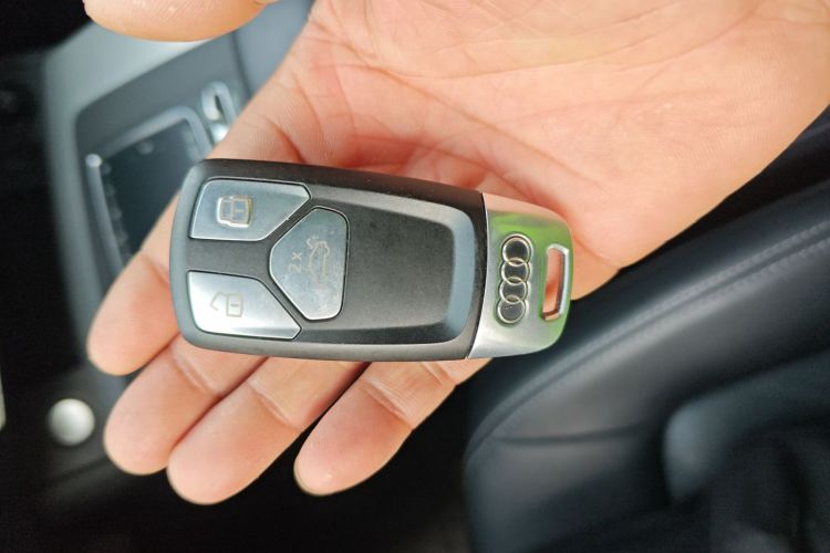 奥迪Q5L 2020款 改款 40 TFSI 荣享时尚型中控内饰11