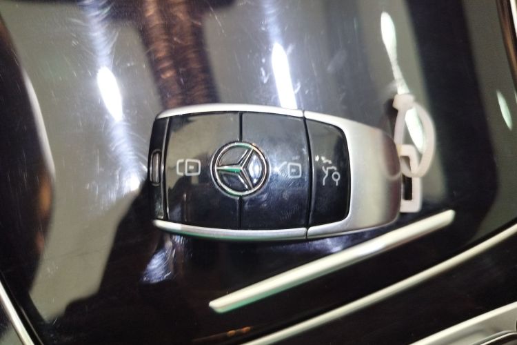 奔驰E级(进口) 2020款 E 260 4MATIC 轿跑车中控内饰7001