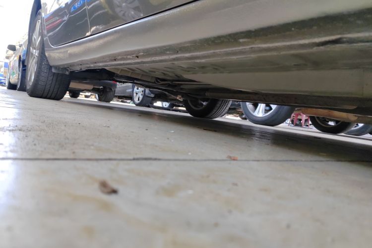 别克GL6 2019款 18T 6座互联豪华型 国V机舱底盘29