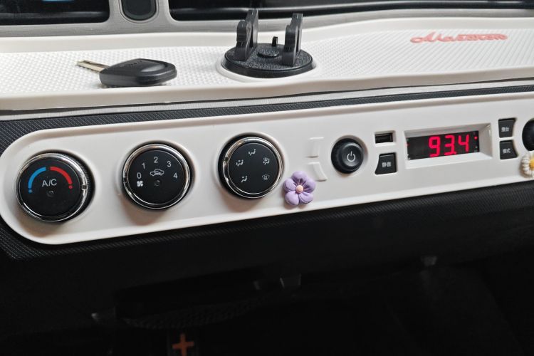 五菱汽车 宏光MINIEV 2020款 悦享款 磷酸铁锂中控内饰16