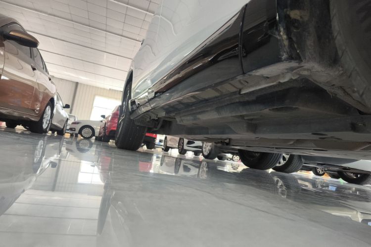 丰田 威飒 2023款 2.0L CVT两驱豪华版局部细节9001