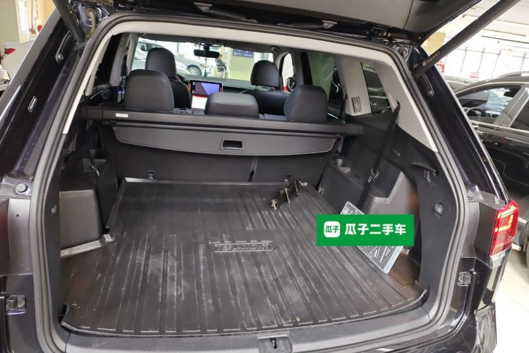 大众 途昂 2021款 330TSI 两驱尊崇豪华版机舱底盘23