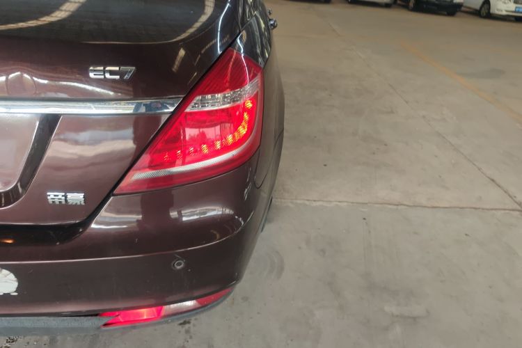 吉利汽车 帝豪 2015款 三厢 1.5L 手动向上版车身外观6003