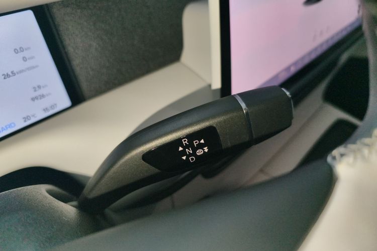 小鹏G6 2023款 700 四驱性能 Max中控内饰18