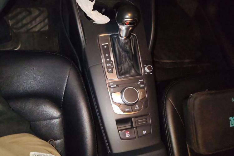 奥迪A3 2017款 Sportback 35 TFSI 进取型中控内饰18