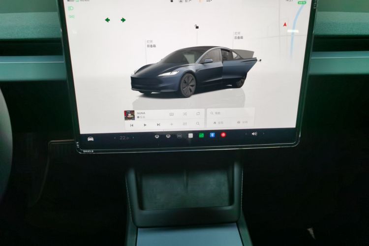 特斯拉 Model 3 2025款 后轮驱动版中控内饰16