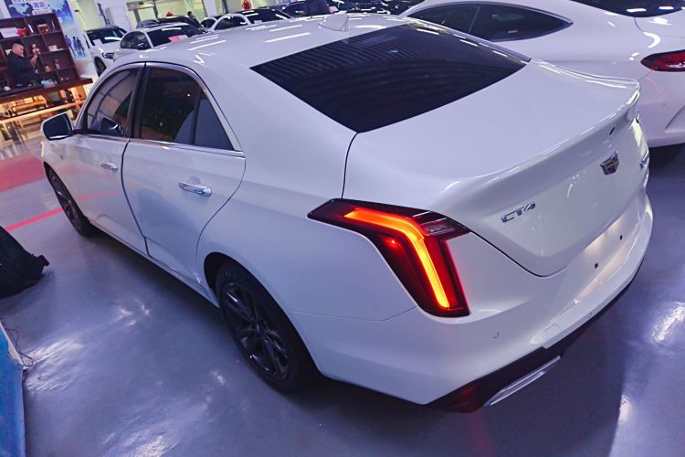 凯迪拉克CT4 2023款 28T 豪华型车身外观4