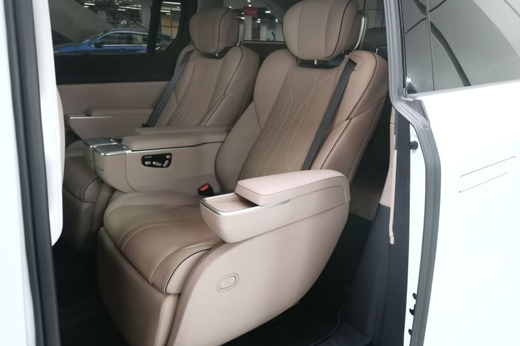 小鹏X9 2024款 640四驱高性能Max中控内饰7004