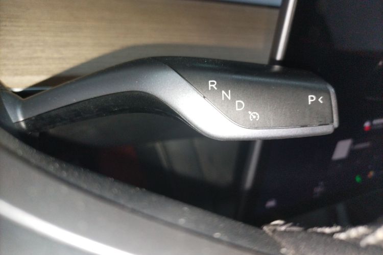 特斯拉 Model Y 2022款 长续航全轮驱动版局部细节18