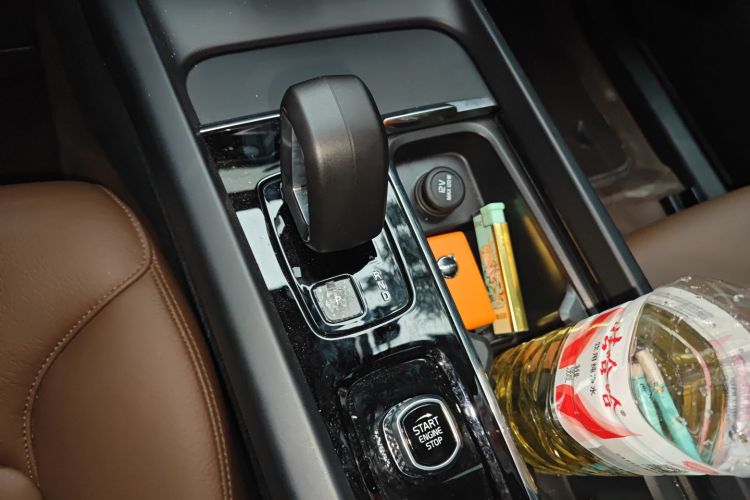 沃尔沃XC60 2026款 B5 四驱智逸豪华版中控内饰18