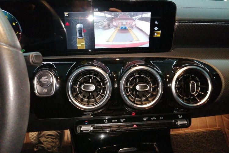 奔驰A级 2021款 A 200 L 运动轿车动感型中控内饰16