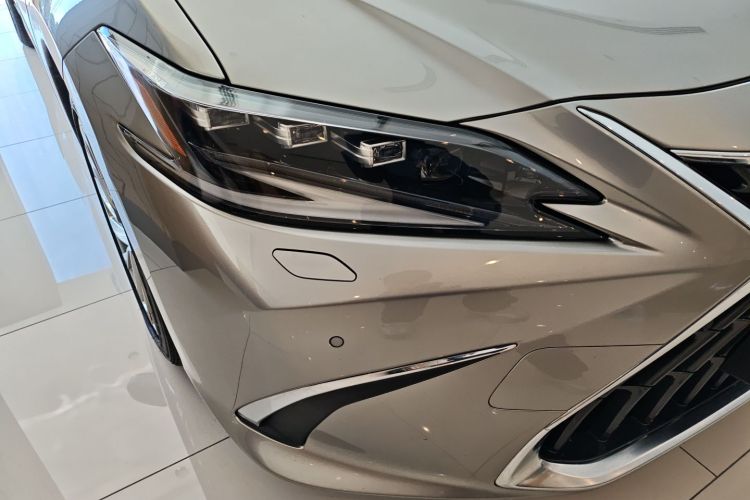 雷克萨斯ES 2021款 300h 行政版车身外观6006