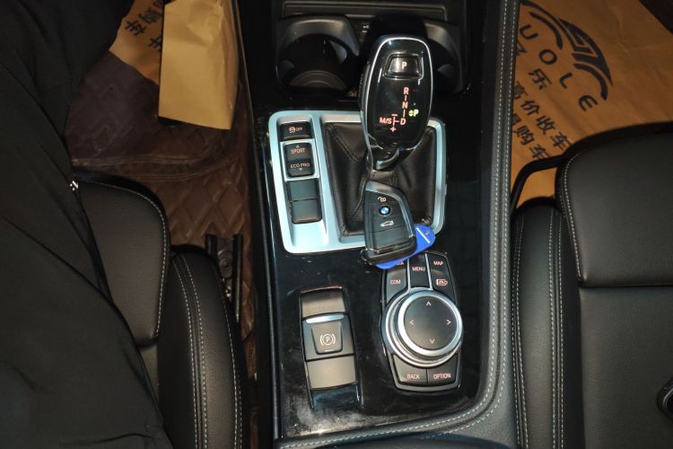 宝马1系 2021款 120i M运动曜夜版局部细节18