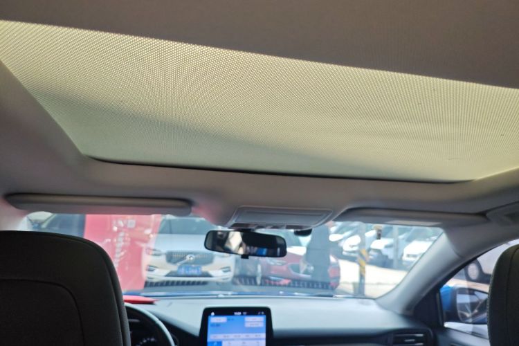 福特 福克斯 2020款 两厢 EcoBoost 180 自动锋潮型局部细节22