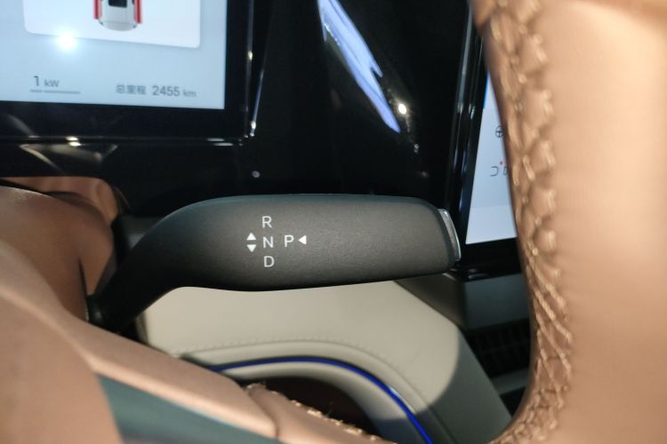 比亚迪 夏 2025款 DM-i 1.5T 180km 超越型局部细节18