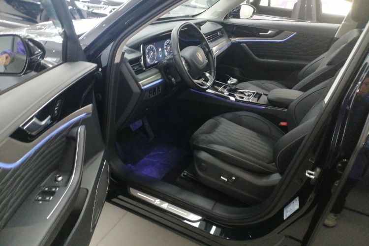 红旗HS5 2022款 改款 2.0T 智联旗享版中控内饰20