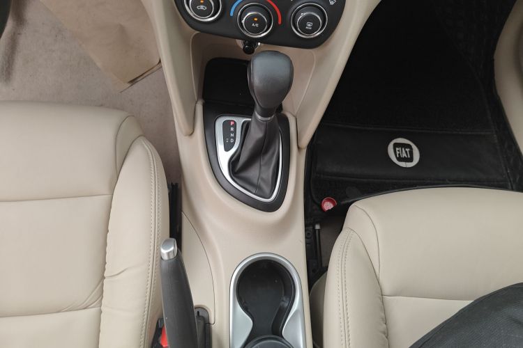 菲亚特 菲翔 2012款 1.4T 自动劲享版中控内饰18