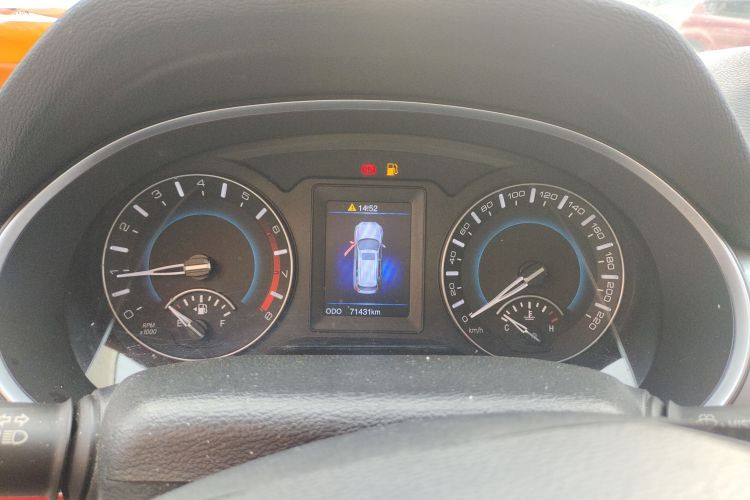 哈弗H2 2017款 蓝标 1.5T 手动两驱豪华型中控内饰14