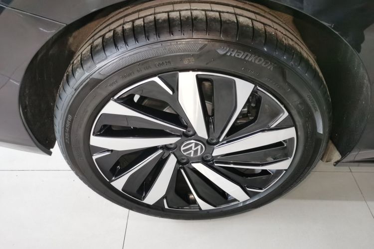 大众 帕萨特 2025款 出众款 380TSI 龙腾版车身外观6008