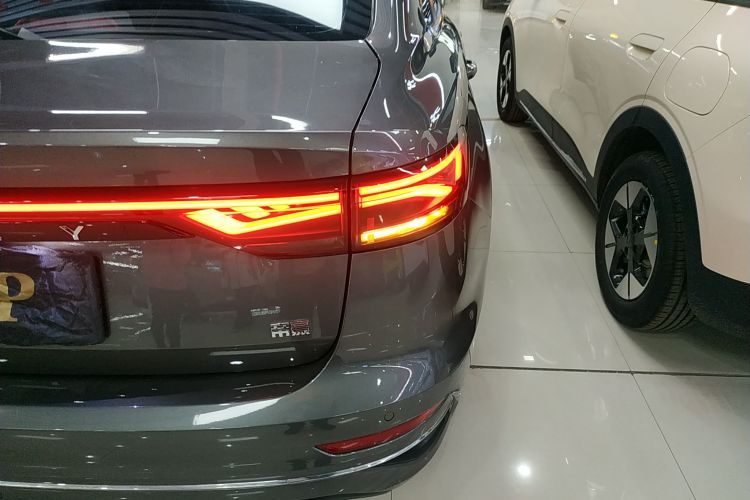 吉利汽车 帝豪 2022款 第4代 1.5L CVT尊贵型车身外观9