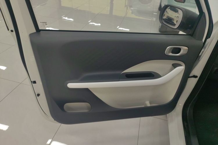 吉利汽车 熊猫 2025款 210km 元气熊中控内饰7007